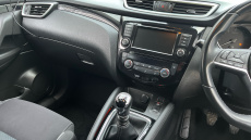 Nissan Qashqai 1.3 DiG-T N-Connecta 5dr [Glass Roof Pack] Petrol Hatchback